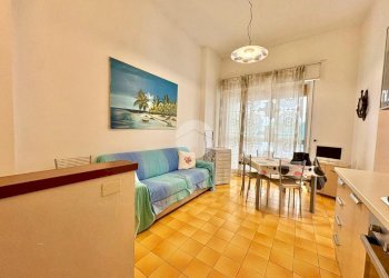Three-room apartment Viale Antonio Canova, Cesenatico - photo 16
