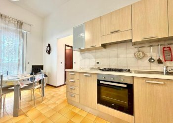 Three-room apartment Viale Antonio Canova, Cesenatico - photo 17