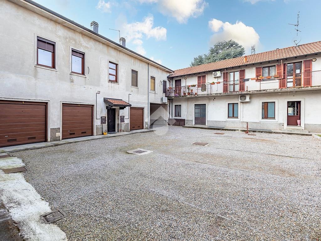 Three-room apartment Via martiri della libertà, Lainate - photo 2