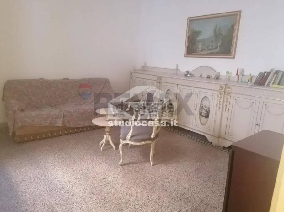 Soggiorno - Three-room apartment Via Esterna Spiaggia delle Forche
 
sn, Crotone - photo 1