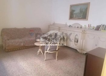 Soggiorno - Three-room apartment Via Esterna Spiaggia delle Forche
 
sn, Crotone - photo 1