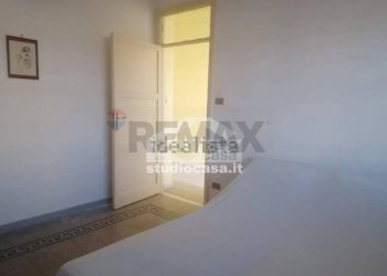 Camera / camera da letto - Three-room apartment Via Esterna Spiaggia delle Forche
 
sn, Crotone - photo 3