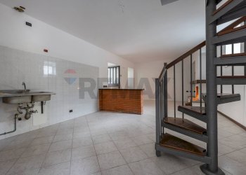 Scale - Casa semi indipendente VIA SAURO, Cittiglio - foto 3