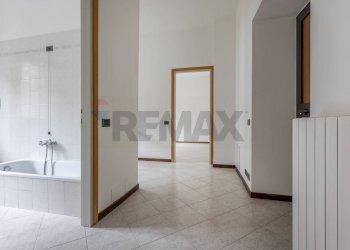 Hall / corridoio - Casa semi indipendente VIA SAURO, Cittiglio - foto 13