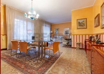 Sala da pranzo - Trilocale VIA DELLA CARNAGA
 
18, Varese - foto 2