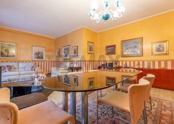 Sala da pranzo - Trilocale VIA DELLA CARNAGA
 
18, Varese - foto 3