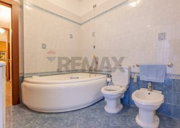 Bagno - Trilocale VIA DELLA CARNAGA
 
18, Varese - foto 17