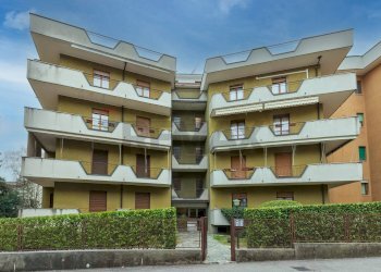 Edificio all\'aperto - Trilocale VIA DELLA CARNAGA
 
18, Varese - foto 25