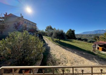 Vista delle montagne - Rustico Santa Maria dei Mesi
 
9, Lanciano - foto 34