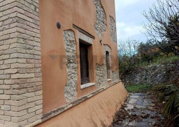 Casa all\'aperto - Casa indipendente Via Santa Maria Dei Mesi
 
10, Lanciano - foto 12