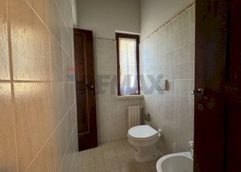 Bagno - Casa indipendente Via Santa Maria Dei Mesi
 
10, Lanciano - foto 24