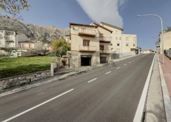 Edificio all\'aperto - Quadrilocale Via Provinciale Taranta Peligna
 
10, Lama dei Peligni - foto 2