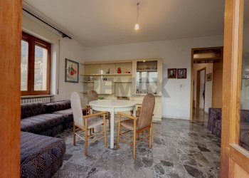 Sala da pranzo - Quadrilocale Via Provinciale Taranta Peligna
 
10, Lama dei Peligni - foto 13