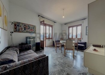 Sala da pranzo - Quadrilocale Via Provinciale Taranta Peligna
 
10, Lama dei Peligni - foto 14