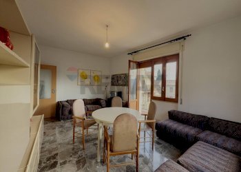 Sala da pranzo - Quadrilocale Via Provinciale Taranta Peligna
 
10, Lama dei Peligni - foto 16