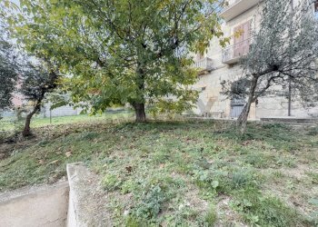 Giardino - Quadrilocale Via Provinciale Taranta Peligna
 
10, Lama dei Peligni - foto 46