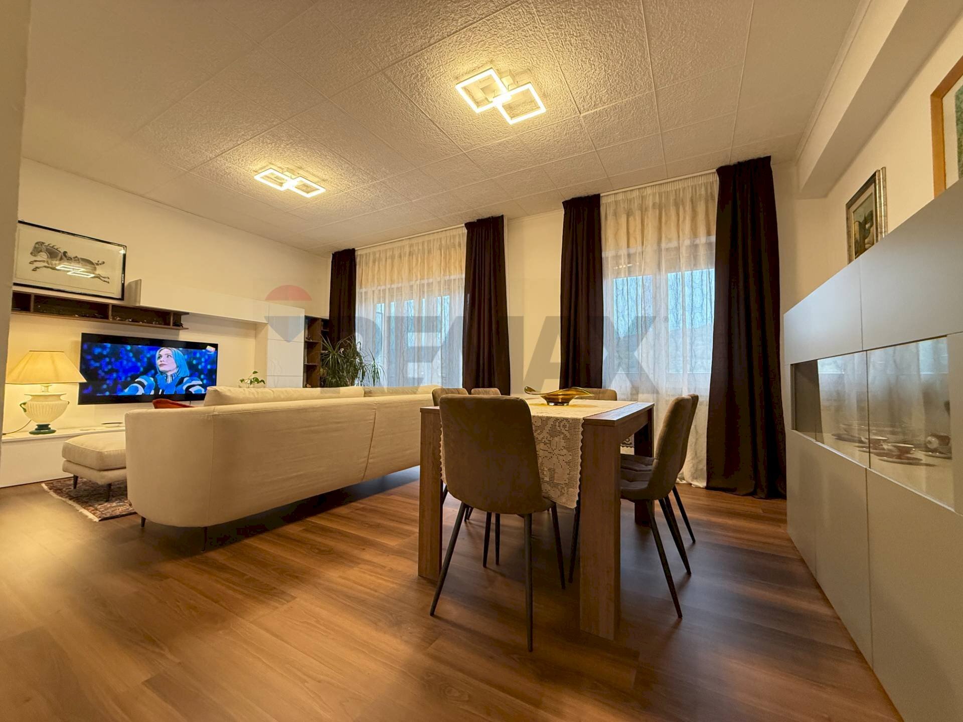 Sala da pranzo - Appartamento Via Roma
 
58, Taranta Peligna - foto 2