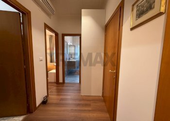 Hall / corridoio - Appartamento Via Roma
 
58, Taranta Peligna - foto 11