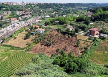 Vista delle montagne - Terreno edificabile San Vito Chietino - foto 8