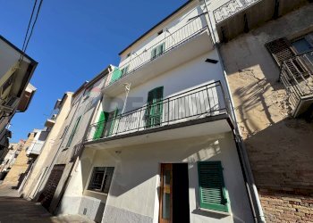 Edificio all\'aperto - Casa semi indipendente Piazza Marconi
 
1, Castel Frentano - foto 2