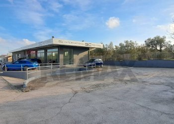 Casa all\'aperto - Locale Commerciale Contrada Iconicella
 
122, Lanciano - foto 1