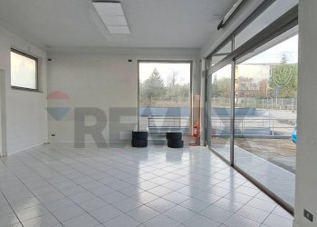 Stanza vuota - Locale Commerciale Contrada Iconicella
 
122, Lanciano - foto 7