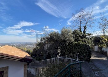 Edificio all\'aperto - Casa indipendente Contrada Briccioli
 
8, Altino - foto 42