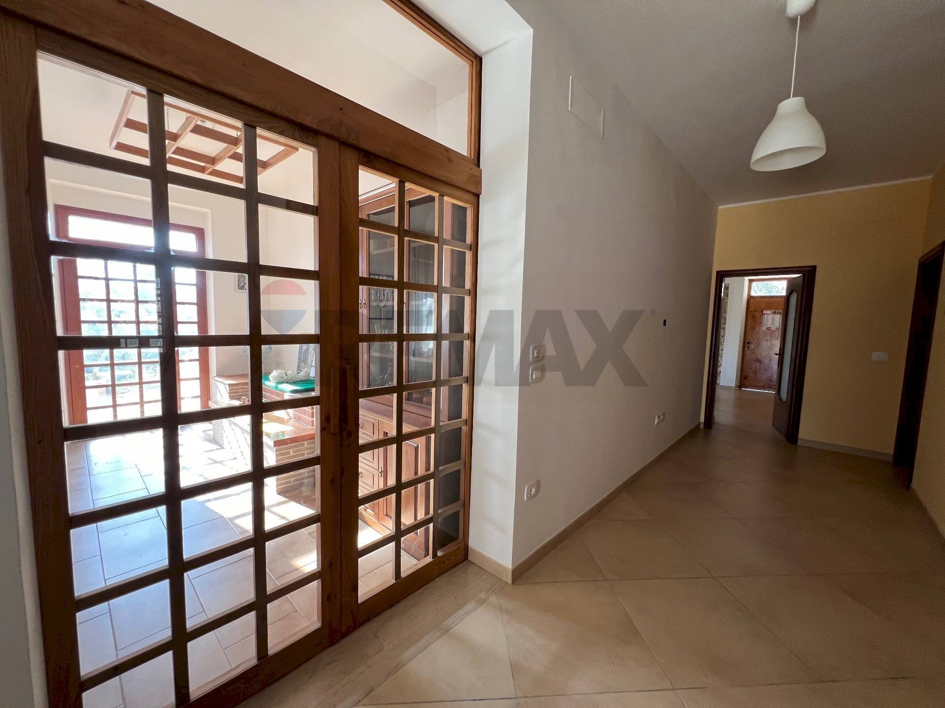 Hall / corridoio - Casa semi indipendente Crecchio - foto 2