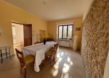 Sala da pranzo - Casa semi indipendente Crecchio - foto 13