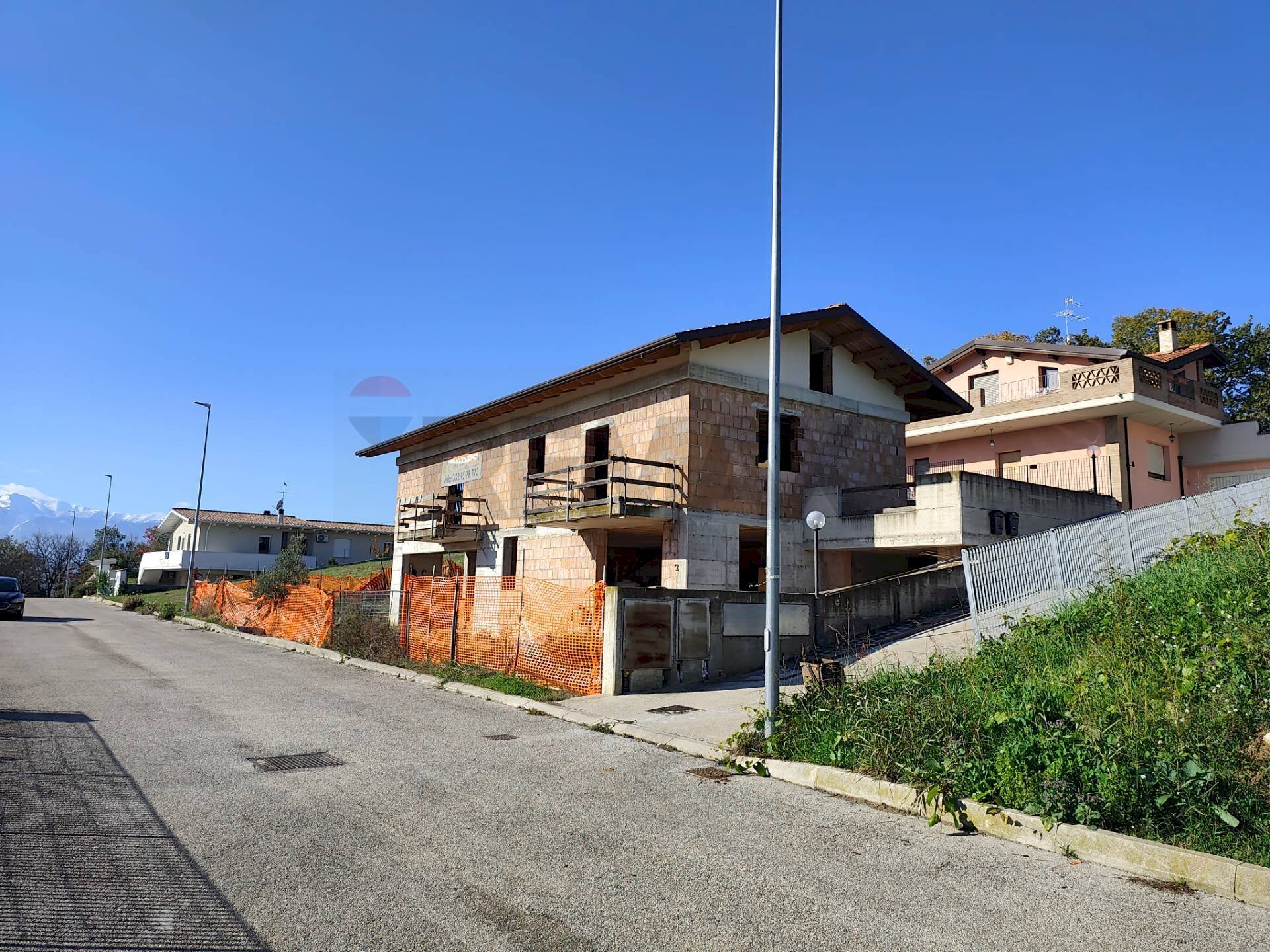 Edificio all\'aperto - Casa semi indipendente Via Giuseppe Garibaldi, Frisa - foto 1