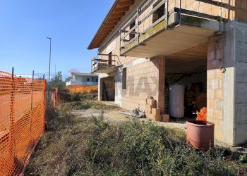 Edificio all\'aperto - Casa semi indipendente Via Giuseppe Garibaldi, Frisa - foto 9