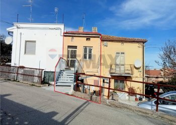 Casa all\'aperto - Casa semi indipendente Contrada Follani
 
143, Lanciano - foto 2