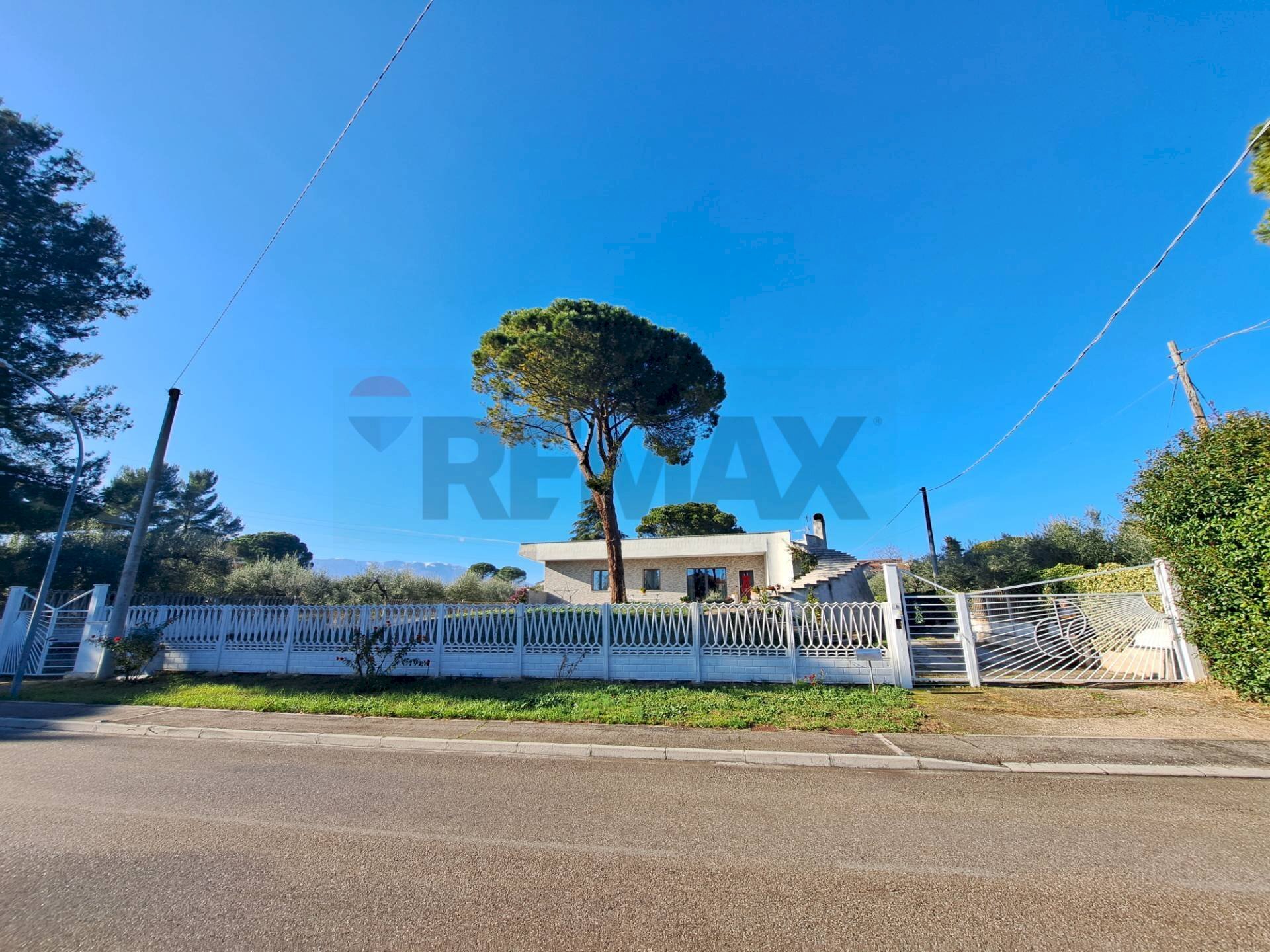 Edificio all\'aperto - Villa Via delle Rose
 
4, Sant'Eusanio del Sangro - photo 2