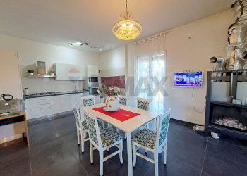 Sala da pranzo - Villa Via delle Rose
 
4, Sant'Eusanio del Sangro - foto 22