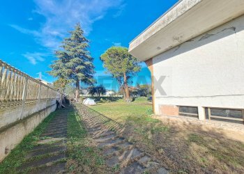 Giardino - Villa Via delle Rose
 
4, Sant'Eusanio del Sangro - foto 109