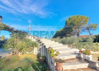 Vista dell\'acqua - Villa Via delle Rose
 
4, Sant'Eusanio del Sangro - foto 127