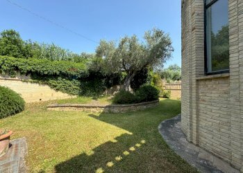 Giardino - Villa Via Borgata Fattore
 
18, Santa Maria Imbaro - foto 44