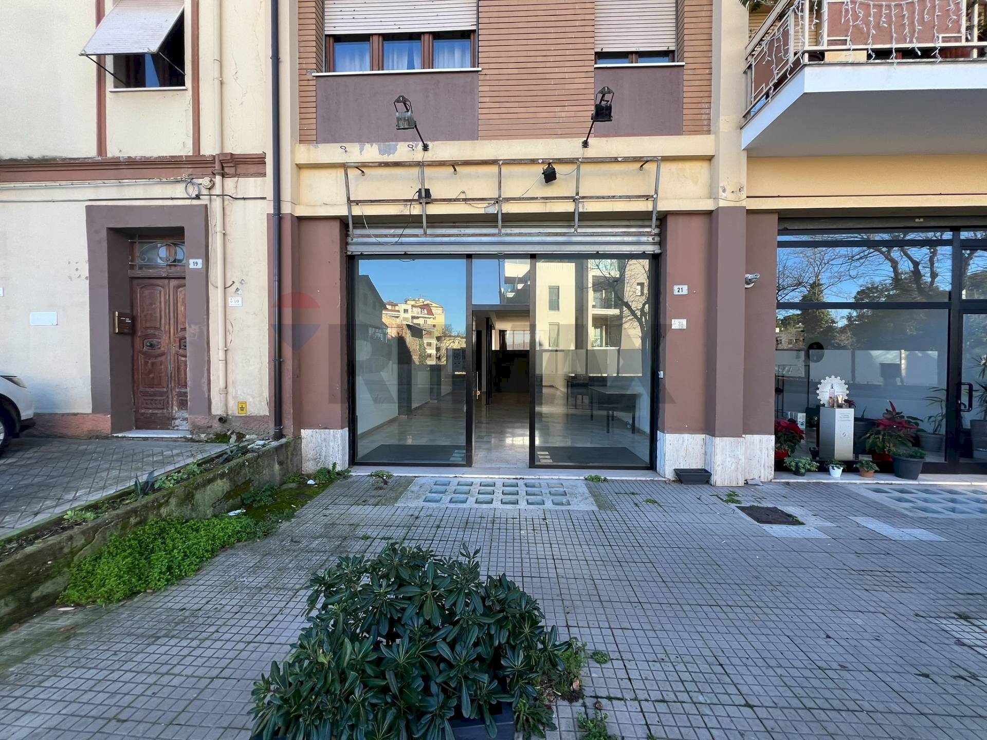 Edificio all\'aperto - Locale Commerciale Via Ferro di Cavallo
 
21, Lanciano - foto 1