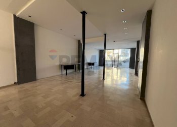 Stanza vuota - Locale Commerciale Via Ferro di Cavallo
 
21, Lanciano - foto 2