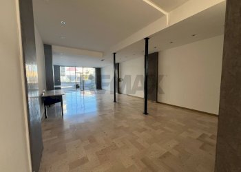 Stanza vuota - Locale Commerciale Via Ferro di Cavallo
 
21, Lanciano - foto 3