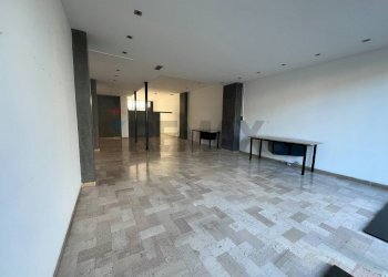 Stanza vuota - Locale Commerciale Via Ferro di Cavallo
 
21, Lanciano - foto 4