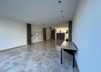 Stanza vuota - Locale Commerciale Via Ferro di Cavallo
 
21, Lanciano - foto 5