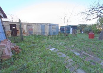 Giardino - Quadrilocale Via Nazionale per Lanciano
 
10, Santa Maria Imbaro - foto 50