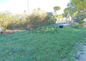 Giardino - Quadrilocale Via Nazionale per Lanciano
 
10, Santa Maria Imbaro - foto 53