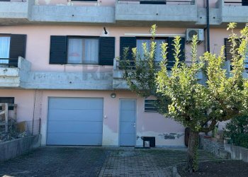 Edificio all\'aperto - Villa a Schiera Via del Campo Sportivo
 
11, Casoli - foto 1