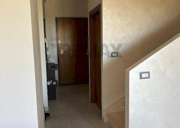 Hall / corridoio - Villa a Schiera Via del Campo Sportivo
 
11, Casoli - foto 5