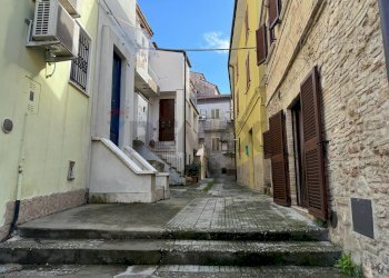 Edificio all\'aperto - Casa indipendente Vico 1 Santo Spirito
 
22, Lanciano - foto 3