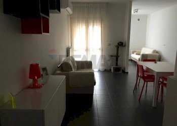 Sala da pranzo - Trilocale Via Nazionale
 
335, Altino - foto 8