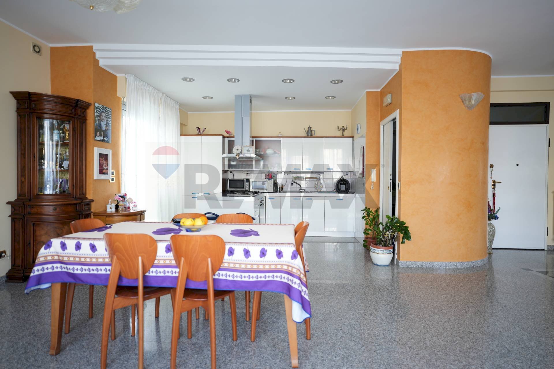 Sala da pranzo - Four-room apartment Via Belvedere
 
42, Lanciano - photo 2