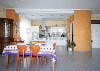 Sala da pranzo - Quadrilocale Via Belvedere
 
42, Lanciano - foto 2